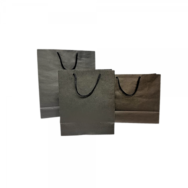 Sacola de papel preta com alça de corda